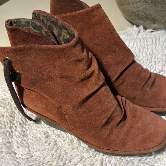 Women's Suede Ankle Boots - Brown - Picture 1 of 1